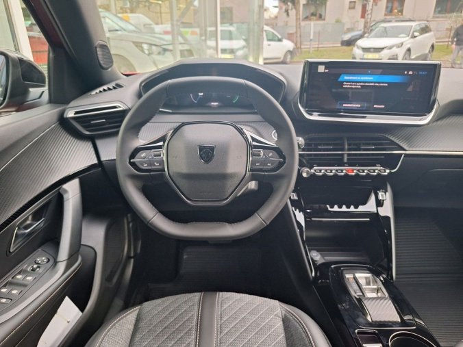 Peugeot 2008, Peugeot 2008 e-ALLURE 115 kW / 156 k (Bater, barva červená