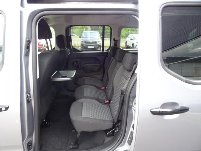 Peugeot Rifter, Peugeot Rifter LONG GT BlueHDi 130k EAT8, barva stříbrná