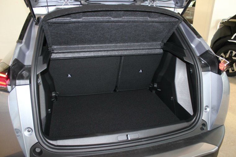 Peugeot 2008, Peugeot 2008 STYLE PureTech 100 S&S MAN6, barva stříbrná