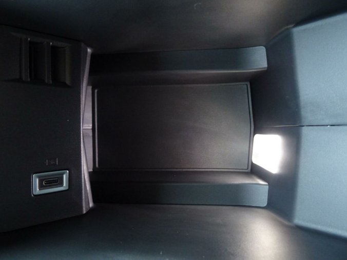 Peugeot 408, Peugeot 408 ALLURE Hybrid 145k e-DCS6, barva šedá