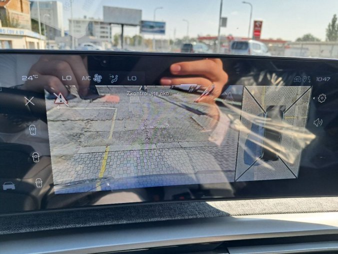 Peugeot 5008, Peugeot 5008 5008 GT Hybrid 145 e-DCS6, barva modrá