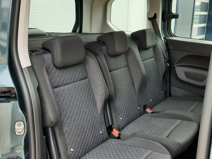Peugeot Rifter, Peugeot Rifter ALLURE BlueHDi 100 S&S MAN6, barva modrá