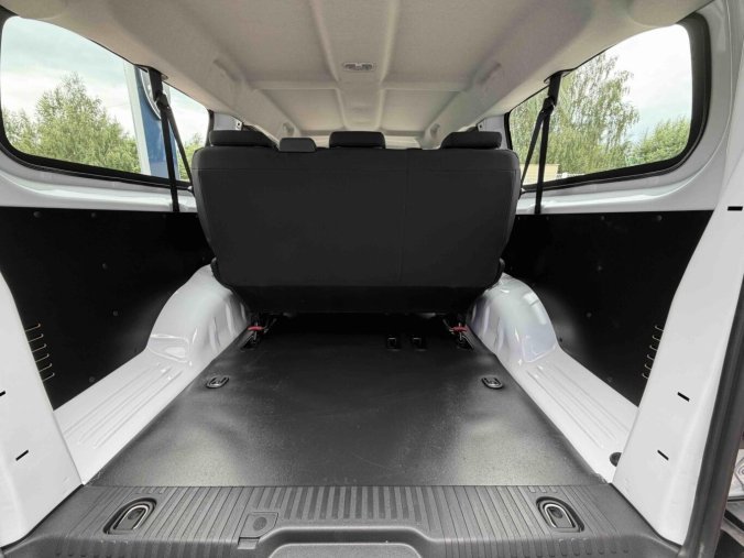 Peugeot Expert, Peugeot Expert Combi L3 2.2 BlueHDi 150 MAN6, barva bílá