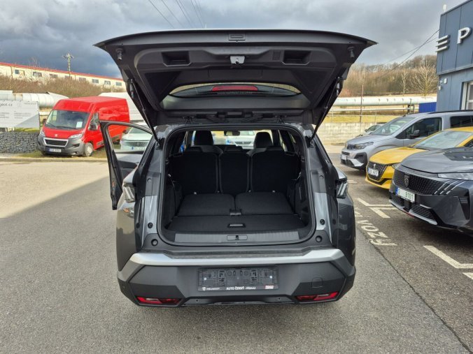 Peugeot 5008, Peugeot 5008 ALLURE Hybrid 145 e-DCS6, barva šedá
