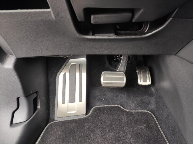 Peugeot 3008, Peugeot 3008 GT 1.2 HY 145k AUT 6, barva modrá