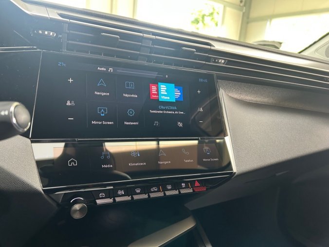 Peugeot 408, Peugeot 408 ALLURE Hybrid 145 e-DCS6, barva bílá