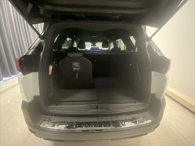 Peugeot 5008, Peugeot 5008 1,5   ALLURE PACK 130k EAT8, barva bílá