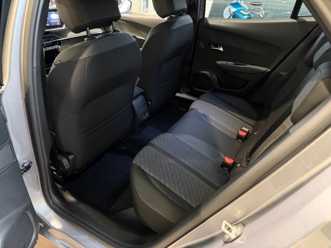 Peugeot 2008, Peugeot 2008 ALLURE PureTech 100k MAN6, barva šedá