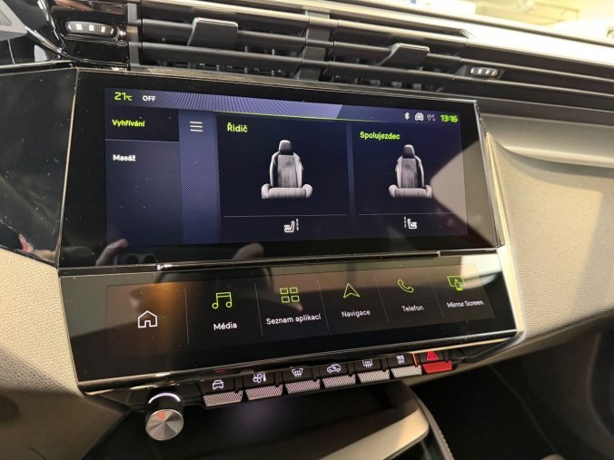 Peugeot 308, Peugeot 308 SW GT Hybrid 145 e-DCS6, barva červená