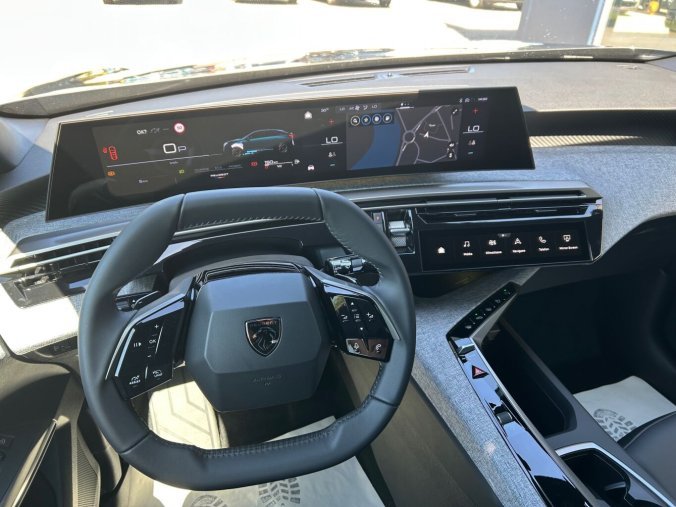Peugeot 3008, Peugeot 3008 ALLURE Hybrid 145k e-DCS6, barva šedá
