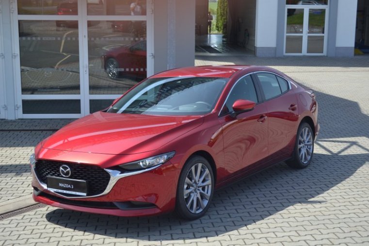 Mazda 3, Skyactiv G122, barva červená