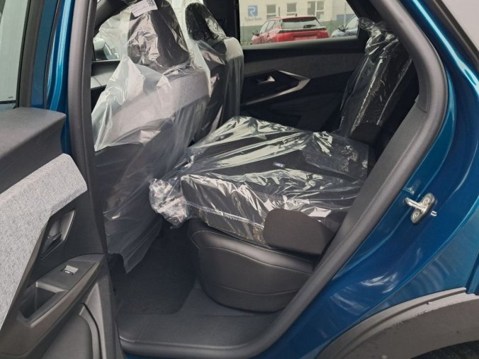 Peugeot 3008, Peugeot 3008 3008 GT Hybrid 145 e-DCS6, barva modrá