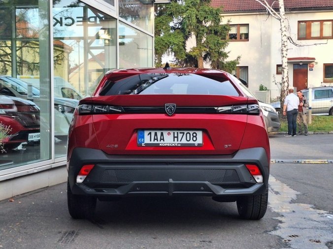 Peugeot 408, Peugeot 408 GT Hybrid 145 e-DCS6, barva červená