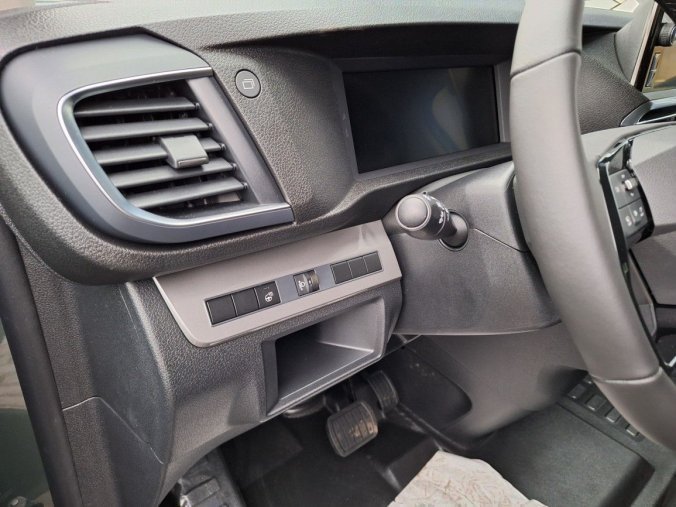 Peugeot Traveller, Peugeot Traveller Active Long 2.0 BHDi 180  EAT8, barva zelená