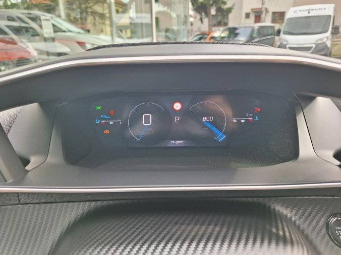 Peugeot 2008, Peugeot 2008 GT Hybrid 145 e-DCS6, barva modrá