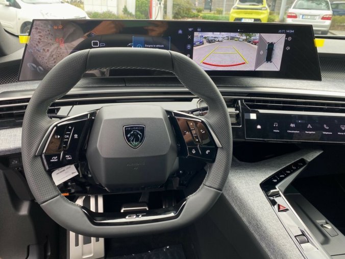 Peugeot 3008, Peugeot 3008 GT Hybrid 145 e-DCS6, barva bílá