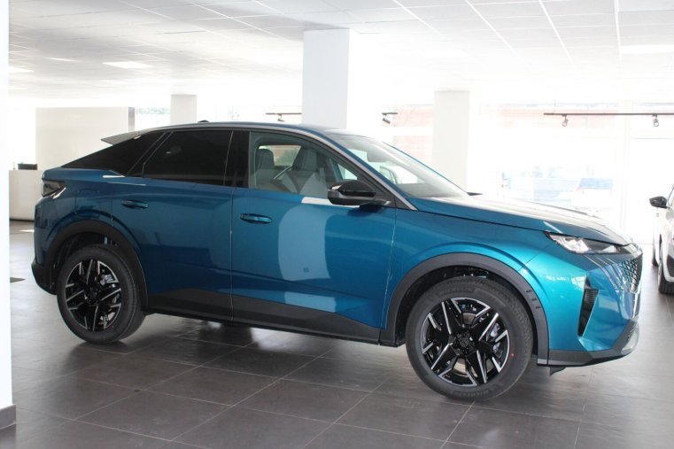 Peugeot 3008, Peugeot 3008 ALLURE Hybrid 145 e-DCS6, barva modrá