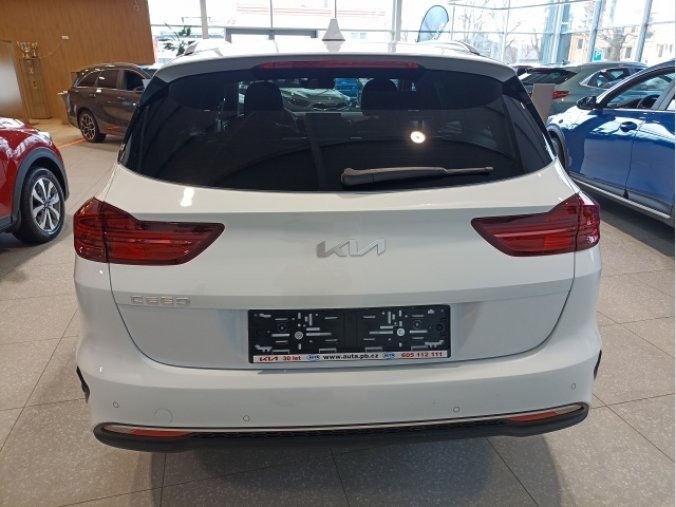 Kia Ceed, SW 1,5 T-GDi GPF TOP 118kw, barva bílá
