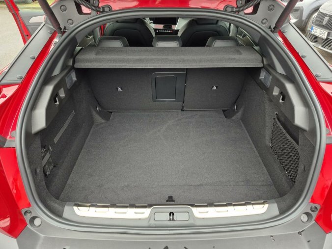 Peugeot 408, Peugeot 408 GT Hybrid 145 e-DCS6, barva červená