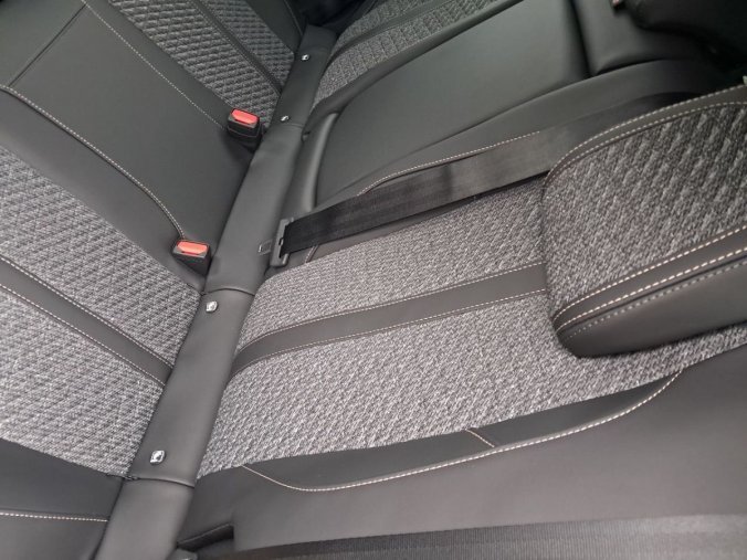 Peugeot 308, Peugeot 308 SW ALLURE Hybrid 145 e-DCS6, barva bílá