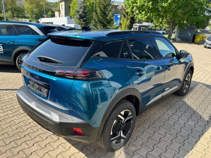 Peugeot 2008, Peugeot 2008 ALLURE Hybrid 145k e-DCS6, barva modrá