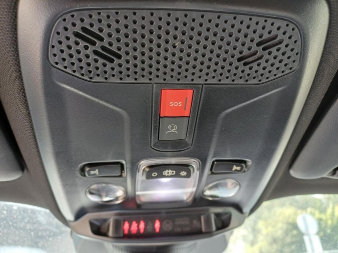 Peugeot 2008, Peugeot 2008 ALLURE 1.2 PureTech 100k, barva černá