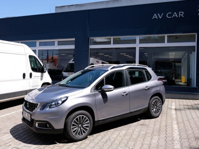 Peugeot 2008, ACTIVE 1.2 PureTech 130 S&amp;, barva šedá