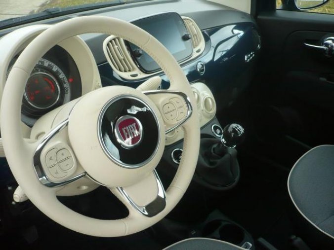 Fiat 500, 1.0 BSG 70k Lounge, barva modrá