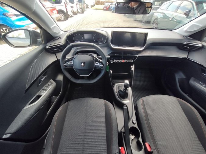 Peugeot 208, Peugeot 208 STYLE 1.2i 100k MAN6, barva stříbrná