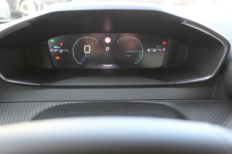 Peugeot 2008, Peugeot 2008 ALLURE Hybrid 145 e-DCS6, barva modrá