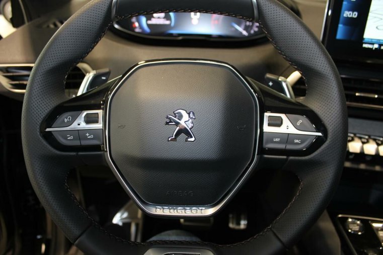 Peugeot 5008, Peugeot 5008 GT BlueHDi 130 S&S EAT8, barva černá