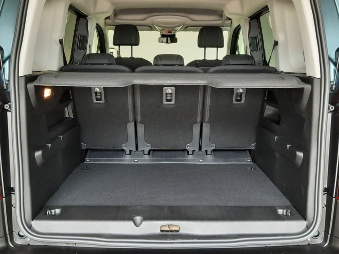 Peugeot Rifter, Peugeot Rifter GT BHDi 130k EAT8, barva modrá