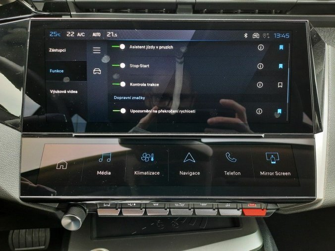 Peugeot 408, Peugeot 408 ALLURE Hybrid 145 e-DCS6, barva bílá