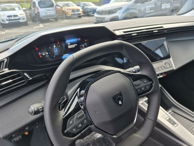 Peugeot 308, Peugeot 308 SW ALLURE Hybrid 145 e-DCS6, barva zelená