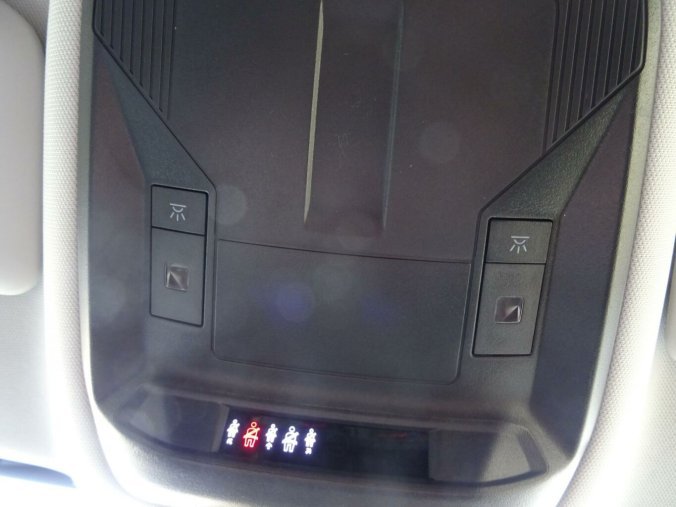 Peugeot 408, Peugeot 408 ALLURE Hybrid 145k e-DCS6, barva šedá