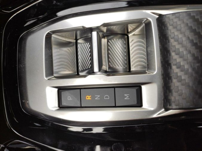 Peugeot 2008, Peugeot 2008 ALLURE 1.2 136k HY AUTOMAT, barva šedá