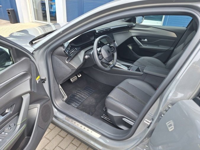 Peugeot 408, Peugeot 408 GT Hybrid 145 e-DCS6, barva šedá