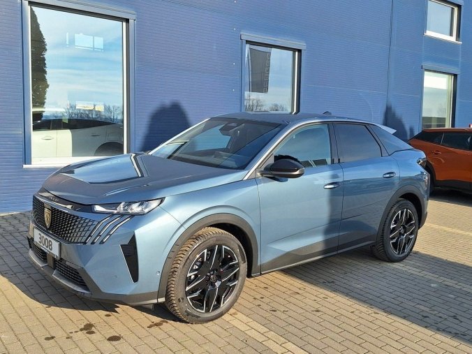 Peugeot 3008, Peugeot 3008 ALLURE Hybrid 136 e-DCS6, barva modrá