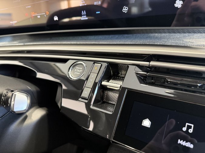 Peugeot 3008, Peugeot 3008 ALLURE Hybrid 136k, Automat, barva šedá