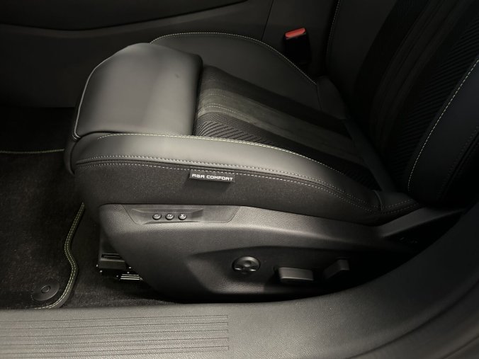 Peugeot 308, Peugeot 308 SW GT Hybrid 145 e-DCS6, barva šedá