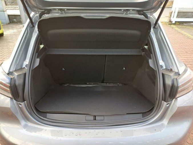 Peugeot 208, Peugeot 208 Style PureTech 1.2 7 let zár., barva šedá