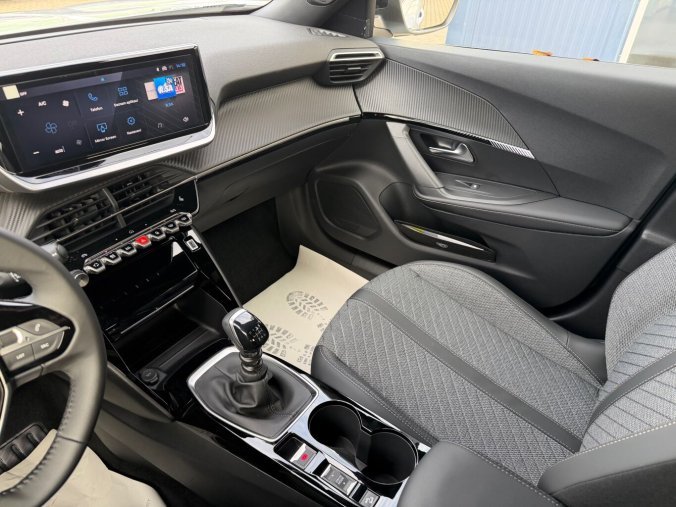 Peugeot 2008, Peugeot 2008 ALLURE PureTech 100k MAN6, barva bílá