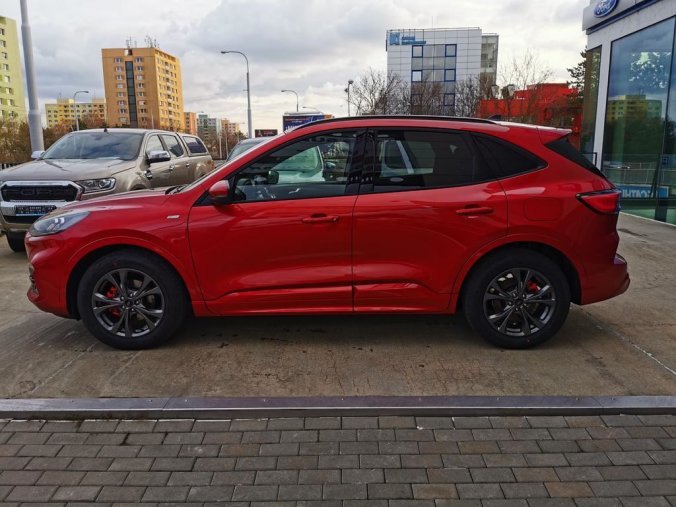 Ford Kuga, ST-Line X, 5dveřová, 1.5 EcoBoost 110 kW/150 k, 6st. manuální, barva červená