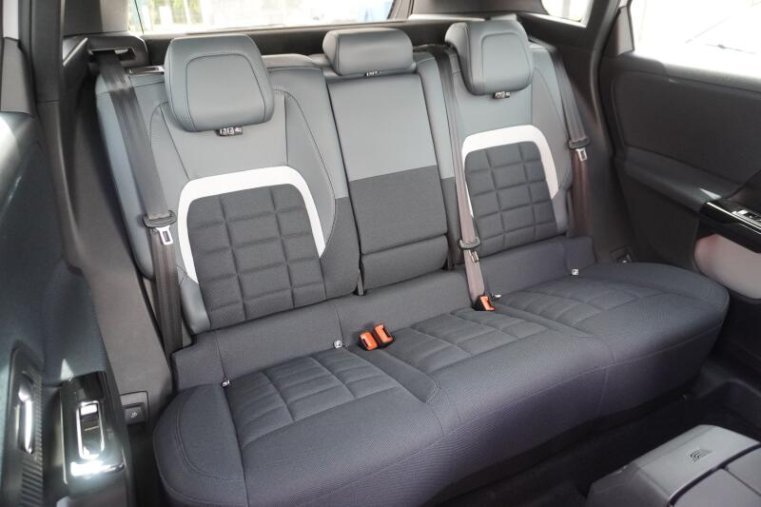 Citroën C5 Aircross, PLUS Hybrid 145k Automatic, barva bílá
