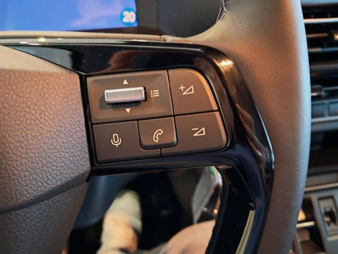 Peugeot Traveller, Peugeot Traveller Active Standard 2.0 BlueHDi 18, barva bílá