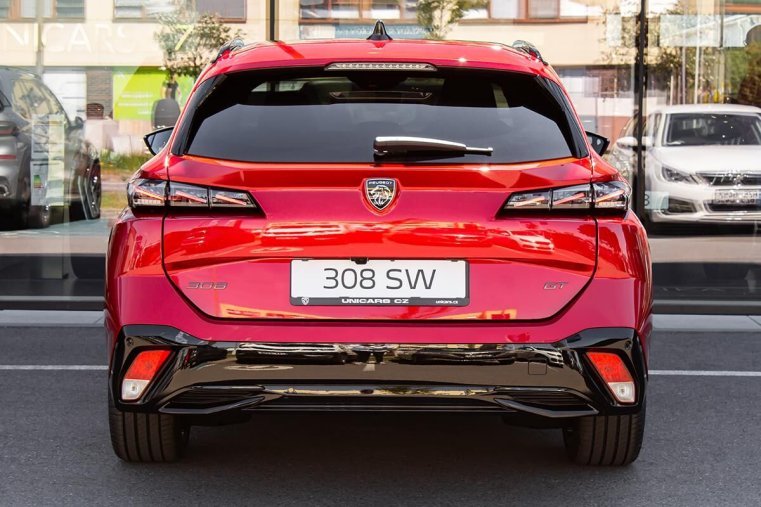 Peugeot 308, Peugeot 308 1,5 SW GT BlueHDi 130 EAT8, barva červená