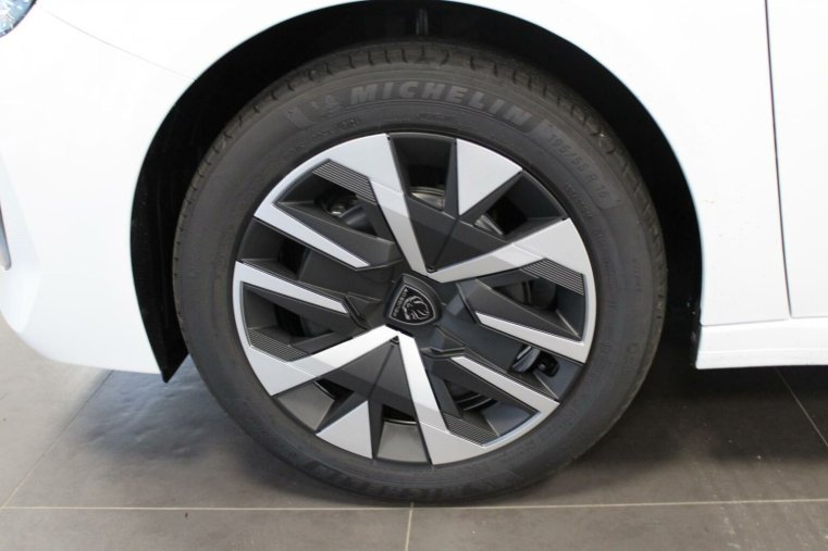 Peugeot 208, Peugeot 208 STYLE PureTech 100 MAN6, barva bílá