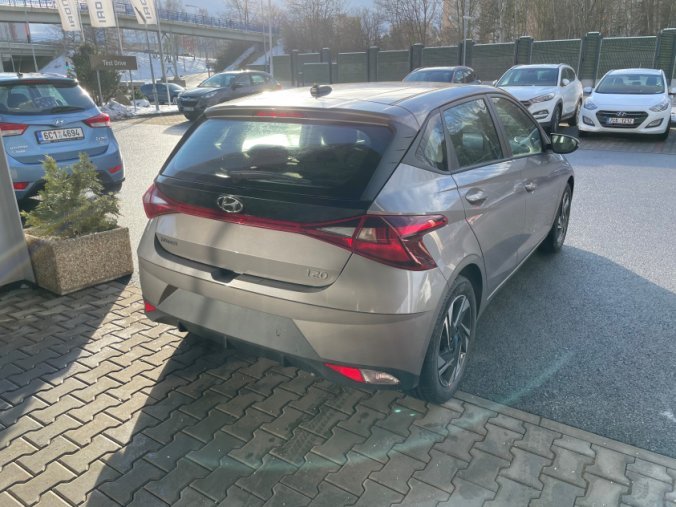 Hyundai i20, 1,2 DPI 5 st. manuální, barva bronzová