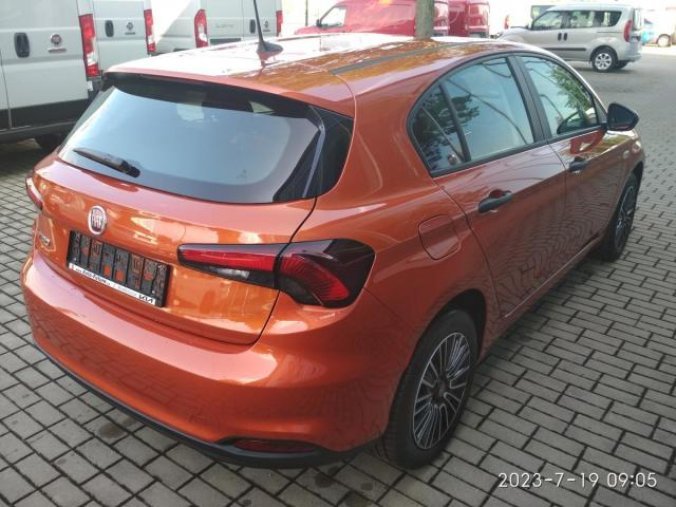 Fiat Tipo, HB 1.0 Fire Fly 100k, barva oranžová