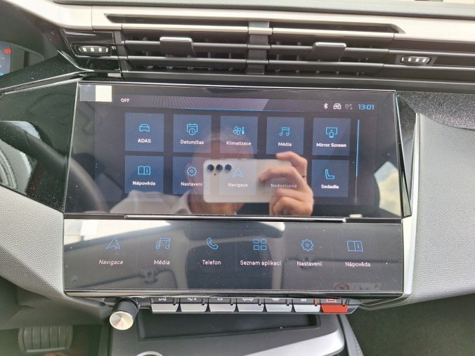 Peugeot 408, Peugeot 408 ALLURE Hybrid 145 e-DCS6, barva červená